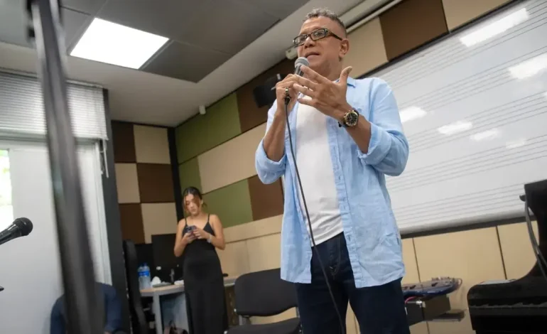  Juan Carlos Coronel, nuevo artista residente de la Universidad de la Universidad de Norte

 – En un click