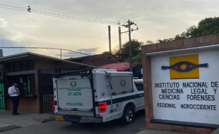 Asistente forense en Cúcuta fue enviado a la cárcel por presuntamente pedirle a los familiares 100,000 pesos información de personas fallecidas

 – En un click