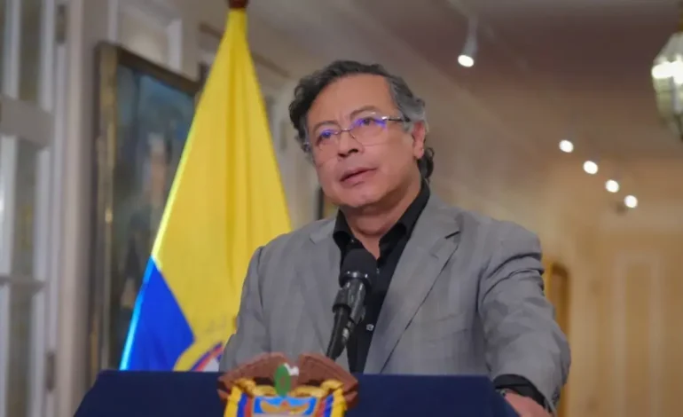 Fedemundios se refirió a la controvertida frase del presidente Gustavo Petro, en la que aseguró que él es el «Jefe de los Alcaldes» del país.

 – En un click