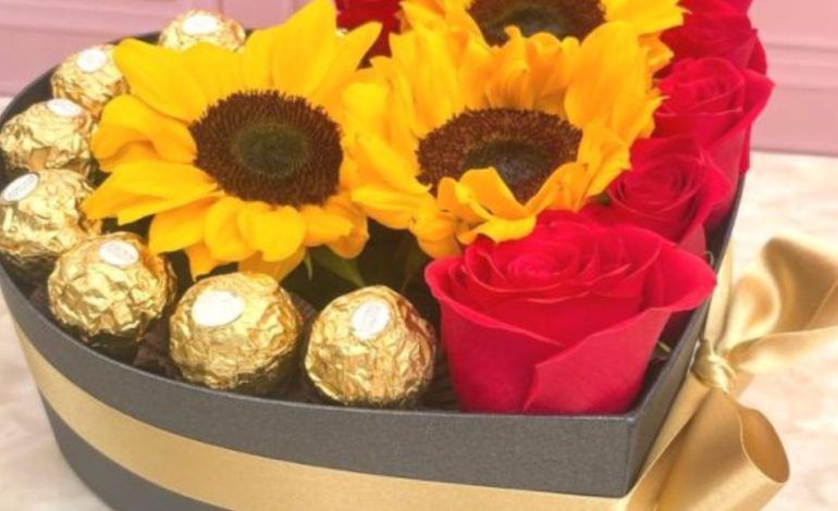  Así, la economía se está moviendo durante la celebración del amor y la amistad.

 – En un click