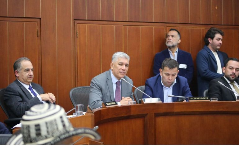  ADVERTENCIA DEL PETE DE LA COMISIÓN DEL SENADO PARA LA CRISIS EN LA AGRICULTURA

 – En un click