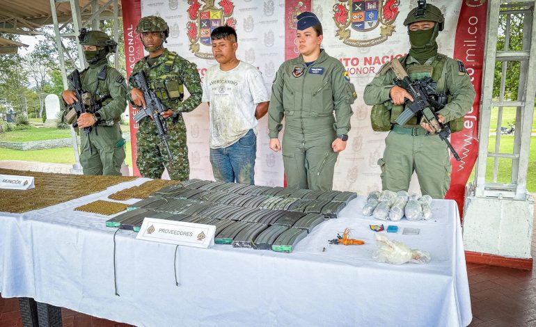  El ejército atrapa el seudónimo Stephen, responsable de reclutar menores

 – En un click