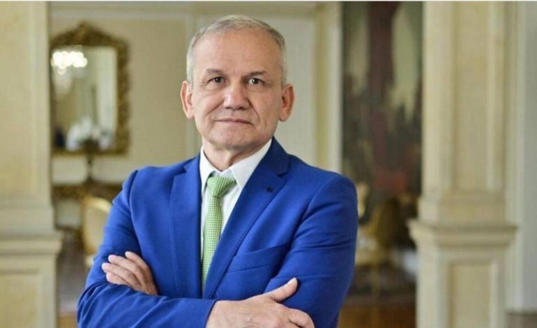  Dictan la medida de seguro contra Carlos Ramón González

 – En un click