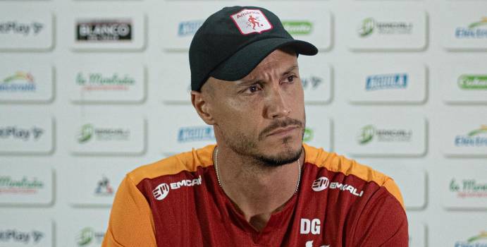  David González reveló la razón por la que llegó a América

 – En un click