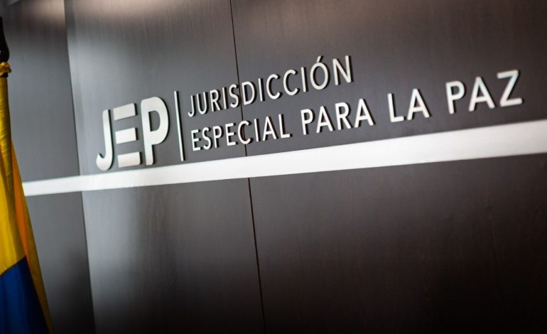  Jep se está recuperando en Medellín Bodies Six Falling 2002. Años.

 – En un click