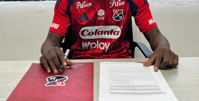 Luis Miguel Piedrahita firmó un contrato con Medellín

 – En un click