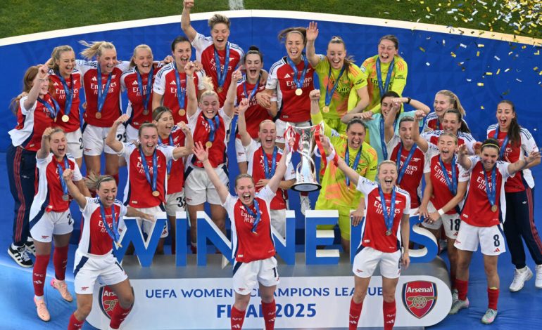  Arsenal, el mejor club del año elegido en fútbol femenino – 

 – En un click