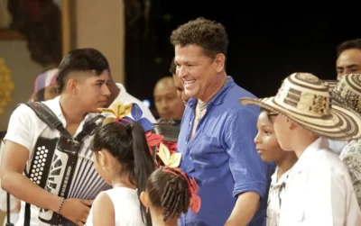  Los premios juveniles reconocerán a Carlos Vives y Myke Towers como ‘agentes de cambio’

 – En un click