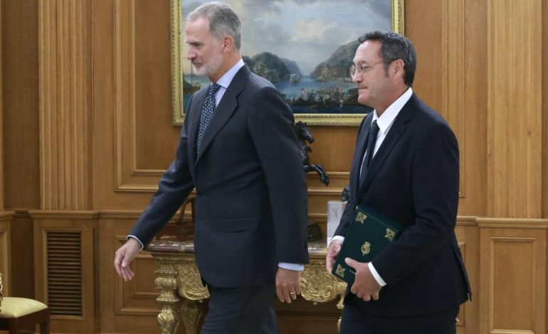  Choque institucional en España: el gobierno acusa a Feijóo de desconsiderar al rey por ausente de la apertura del año judicial – 

 – En un click