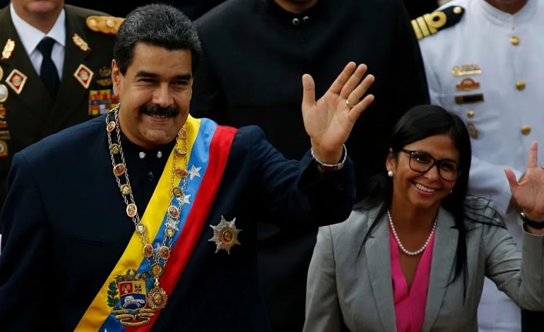 Delcy Rodríguez habría ofrecido a EE.UU. una transición sin Nicolás Maduro –
– En un click