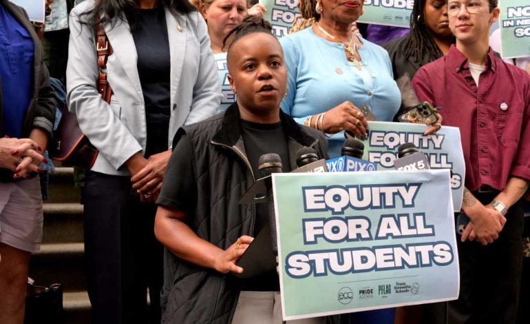 Educación en resistencia: las escuelas de Nueva York protegen la inclusión trans a pesar de los recortes presupuestarios –
– En un click