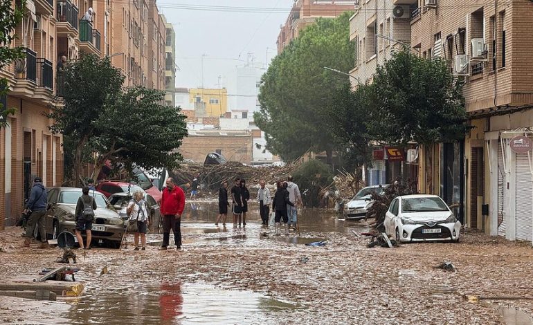 cómo se forma, en qué se diferencia de una tormenta normal y cómo actuar en una de ellas
– En un click