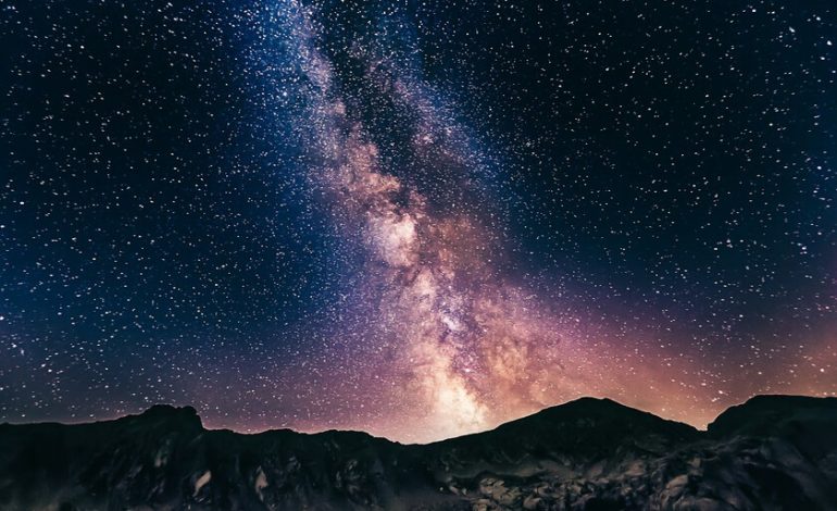 Una ola gigante recorre la Vía Láctea. Los científicos actualmente no saben por qué.
– En un click