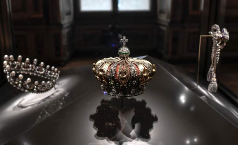 Robo de joyas en el Louvre: Francia intensifica la búsqueda de los cuatro ladrones – 
 – En un click