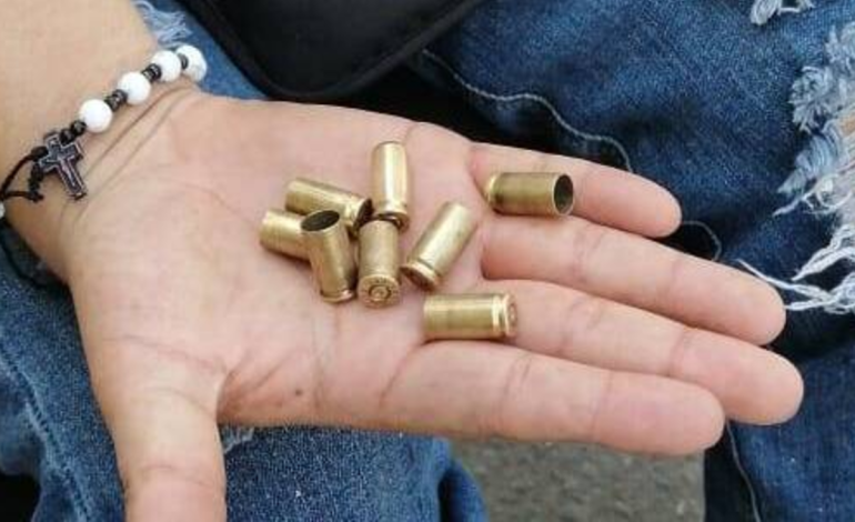 Hombres armados dispararon indiscriminadamente en su casa
– En un click