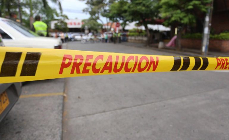 Falleció magistrado del Consejo Seccional de la Judicatura en la calle Manizales
– En un click