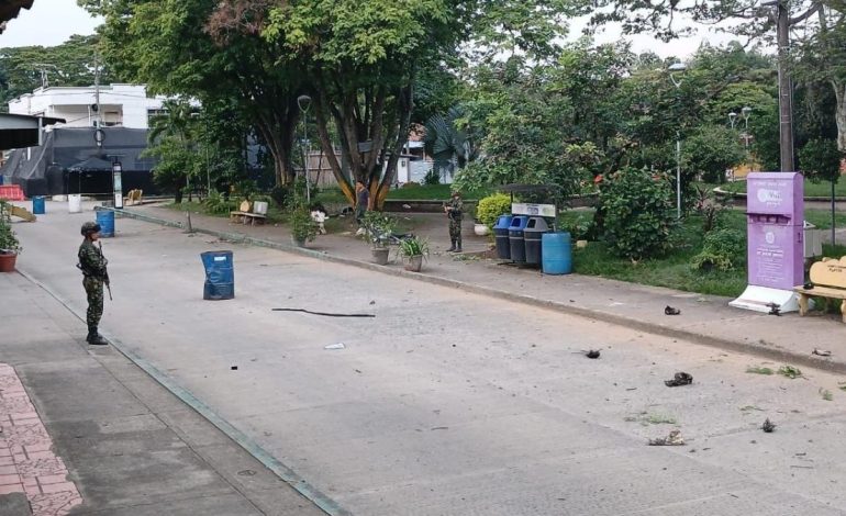 Reportan ataque con explosivos en la subestación de Policía del distrito de Robles, en Jamundí
– En un click
