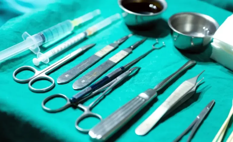 La mujer está en estado crítico después de la cirugía estética realizada en un hogar

 – En un click