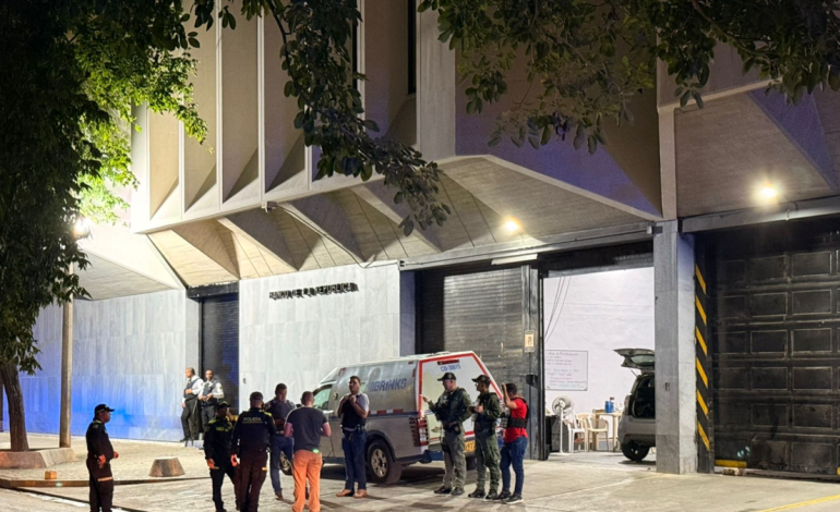 Así es como cayó el plan de golpe de estado millonario que una banda costera intentó ejecutar en el Banco de la República de Santa Marta.

 – En un click