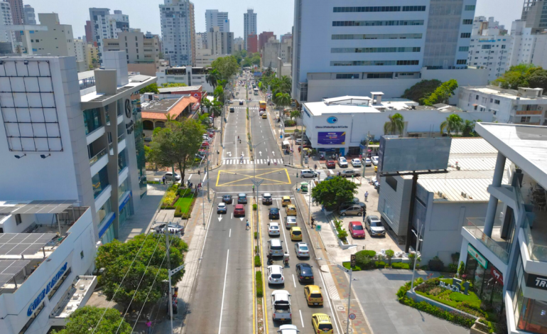 A partir de este martes el contraflujo en la carrera 51B será permanente en Barranquilla por su efectividad para reducir en un 57% los tiempos de viaje
– En un click