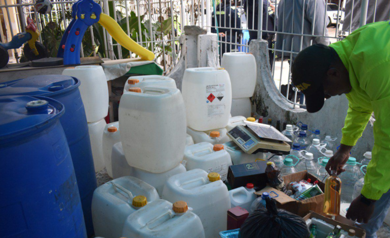 Fue en el barrio Escallón Villa, recuperaron 1.665 litros de alcohol etílico puro
– En un click