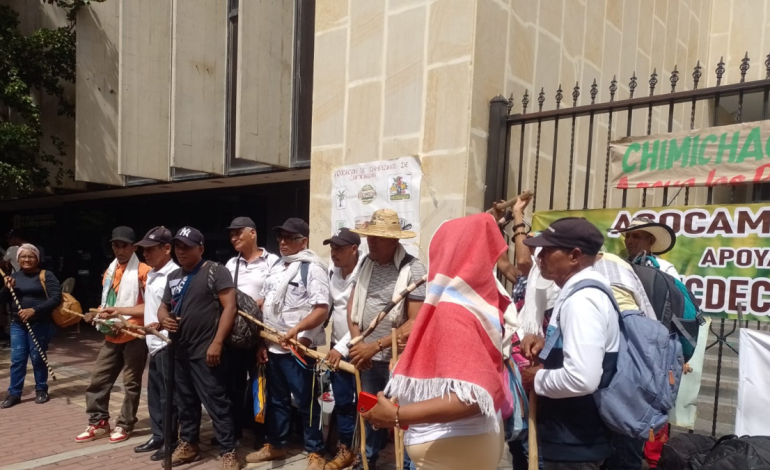Campesinos de Chimichagua exigen al Gobierno Nacional entregar 2.034 hectáreas de tierras pactadas en los convenios con la ANT
– En un click