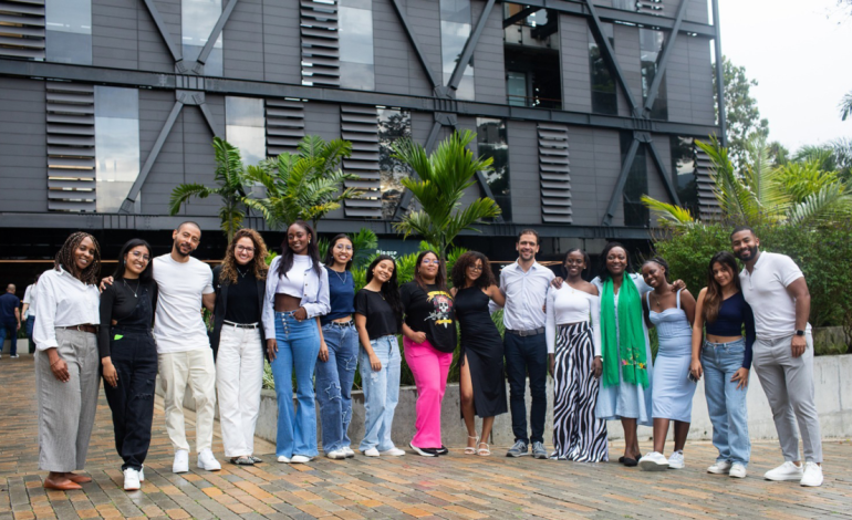 Nueve mujeres indígenas y afro forjan su camino en el mundo digital
– En un click