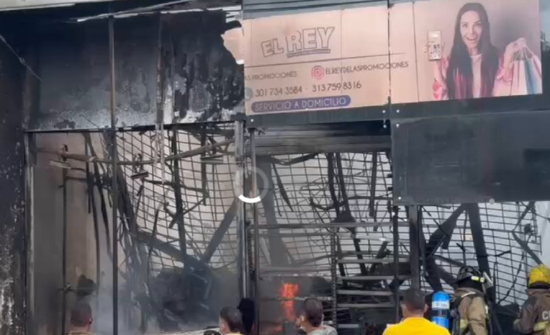 Incendio en el popular mercado de Bazurto, en Cartagena, deja a comerciantes en la calle y con deudas millonarias: no se reportan heridos

 – En un click