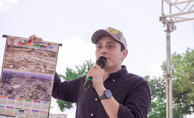 La Fiscalía General de la República suspendió por tres meses al alcalde de Barrancabermeja, Jonathan Vásquez, por presunta participación en política: su esposa involucrada
– En un click