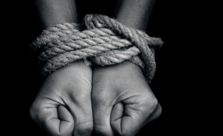 Mujer colombiana contó cómo su amiga la vendió a una red de trata de personas en Asia:

 – En un click