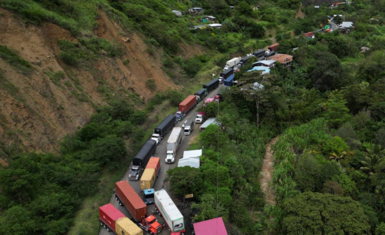Bloqueos en la vía a Buenaventura
– En un click