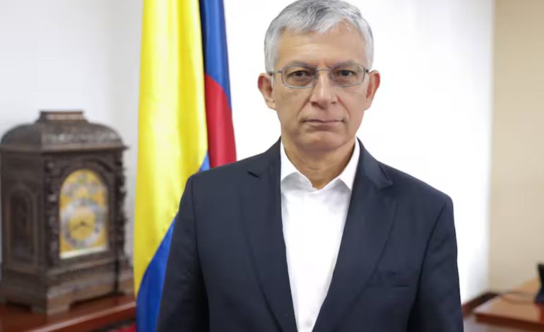 El Viceministro de Hacienda será el encargado de gestionar la DIAN
 – En un click
