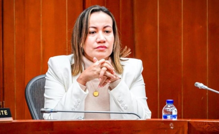 Carolina Corcho dice que como cabeza de lista del Pacto Histórico puede ayudar a elegir 55 senadores
 – En un click