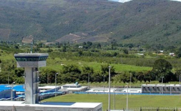 Operativo en la prisión de Palogordo en Girón (Santander)
– En un click