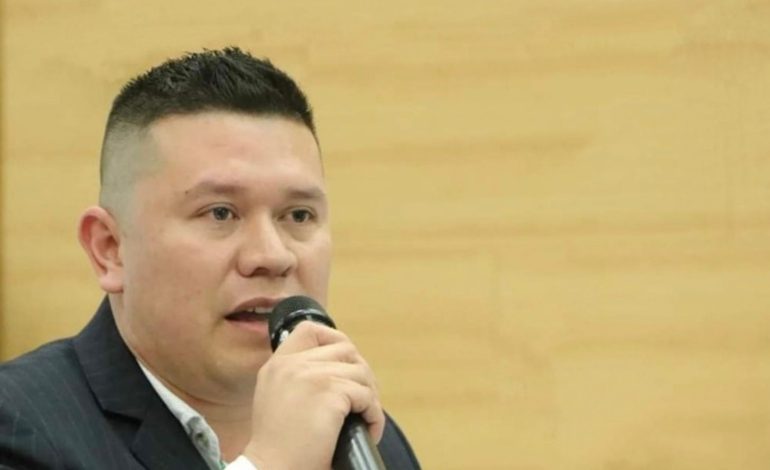 Alcalde de Puracé (Cauca) agrediría físicamente a la mujer
– En un click