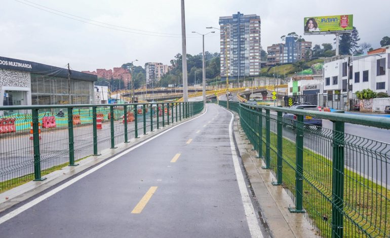 Director del IDU confirma avance de obra de la Avenida El Rincón con la Avenida Boyacá
– En un click