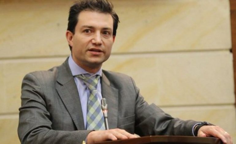 Felipe Córdoba dijo que estaba dispuesta a forzar las regiones

 – En un click