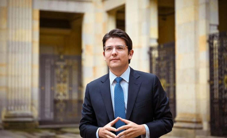 Alias ’El Veneco’ condenado por el asesinato de Miguel Uribe Turbay
– En un click