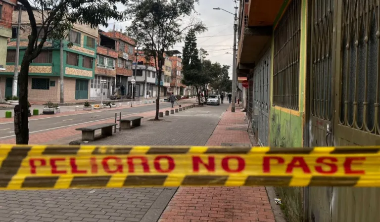 Delincuentes persiguieron a un hombre para matarlo en la vía pública –
– En un click