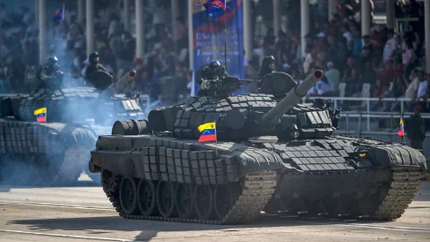 ¿Con qué potencial militar cuenta Venezuela contra el despliegue de los Estados Unidos en el Caribe? – 

 – En un click