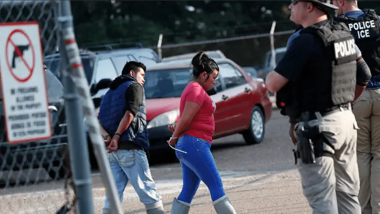 La tensión migratoria frena las festividades hispanas – 

 – En un click
