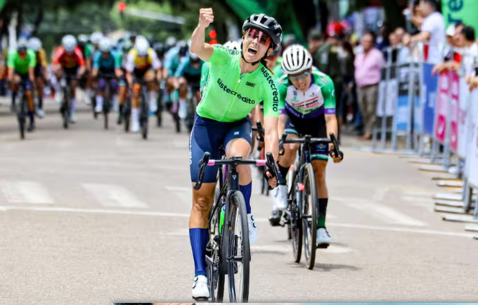 Diana Peñuela gana la primera etapa del Tour Femenino 2025 –
– En un click