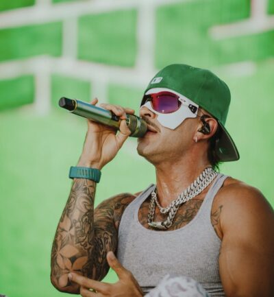 Feid estrenó ‘Monstruo’, su nuevo sencillo, en Medellín ante cientos de fans
– En un click