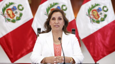 Congreso se refiere a Dina Boluarte y abre un nuevo capítulo incierto en Perú
– En un click