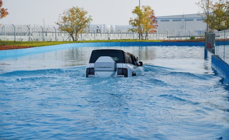 un YangWang submarino, una duna de 29 metros y un coche que gira solo

 – En un click