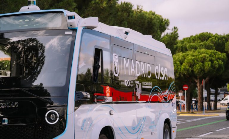 ha lanzado un moderno minibús autónomo

 – En un click