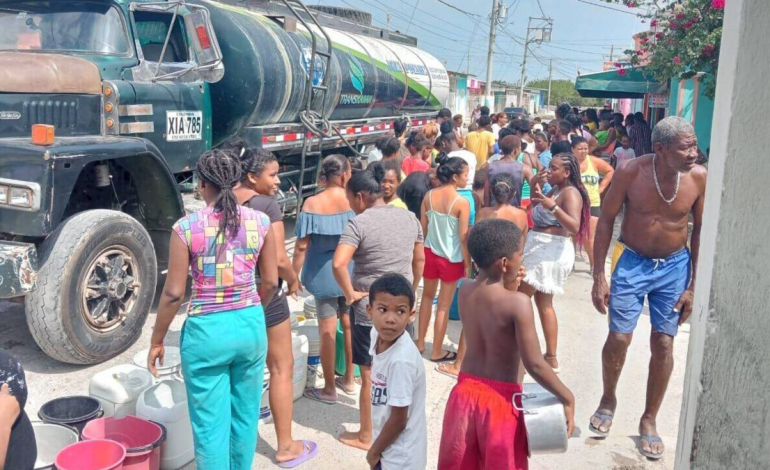  Alistan los baldes porque 300 barrios quedarán sin agua a partir de mañana por paralización técnica de la empresa Aguas de Cartagena.

 – En un click