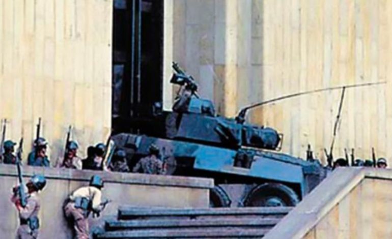  Fiscalía imputa a 9 oficiales del Ejército por hechos relacionados con la toma y reocupación del Palacio de Justicia

 – En un click