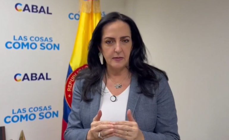  ¿Por qué abuchearon a María Fernanda Cabal en fiesta de una empresa de seguridad privada?

 – En un click