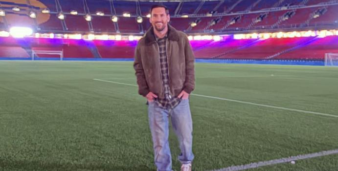 Lionel Messi visitó el Camp Nou de Barcelona

 – En un click